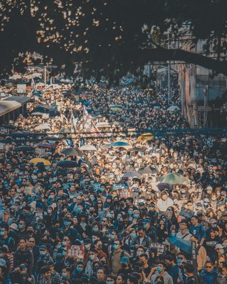 Wimmelbild Menschenmenge